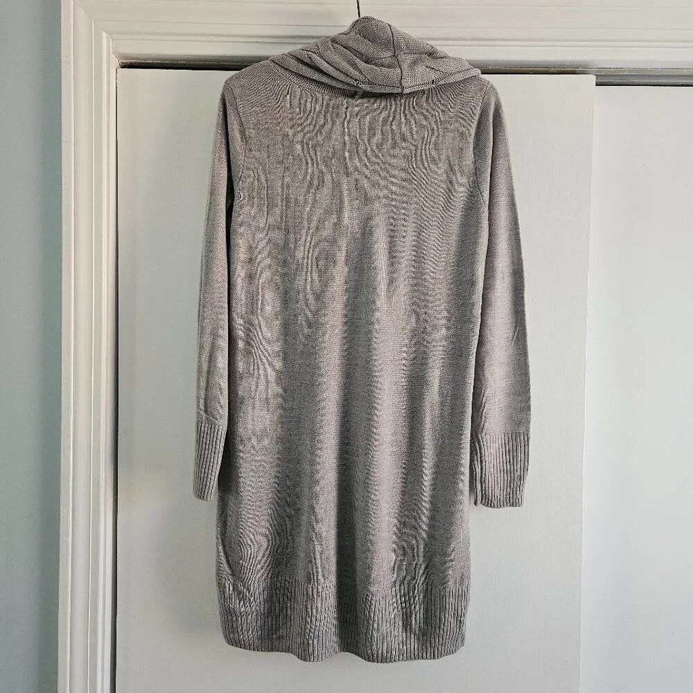 New York & Company SOHO Gray Long Sleeve Scoop Neck Small Tunic Sweater - Picture 3 of 10